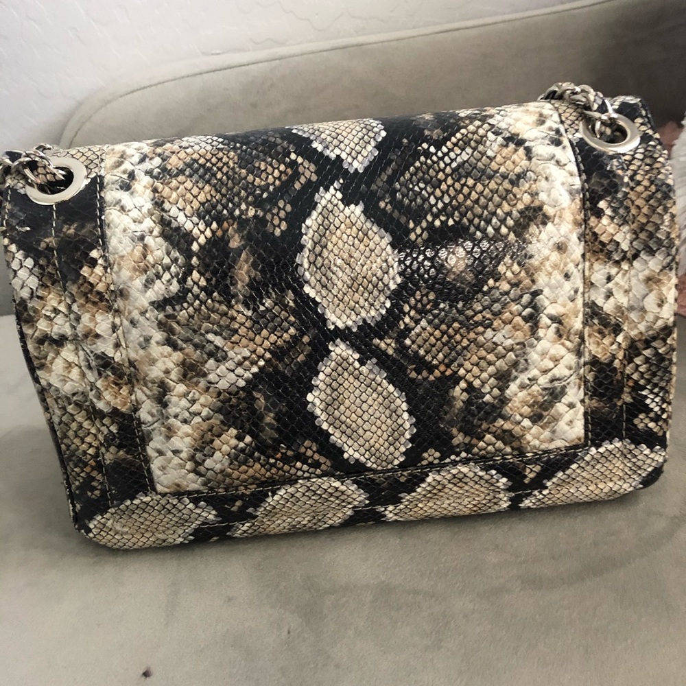 💋Valentino💋 Python medium crossbody bag. - Picture 3 of 8